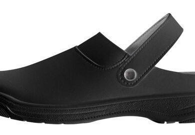 Musta työkenkä takaremmillä